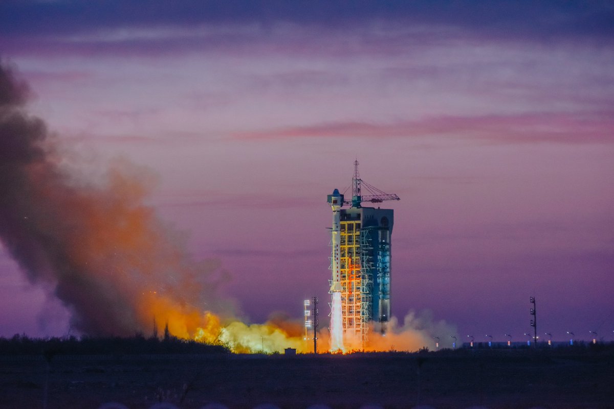 just few minutes to go  #CZ8 #长征八号Photo from SpaceLens