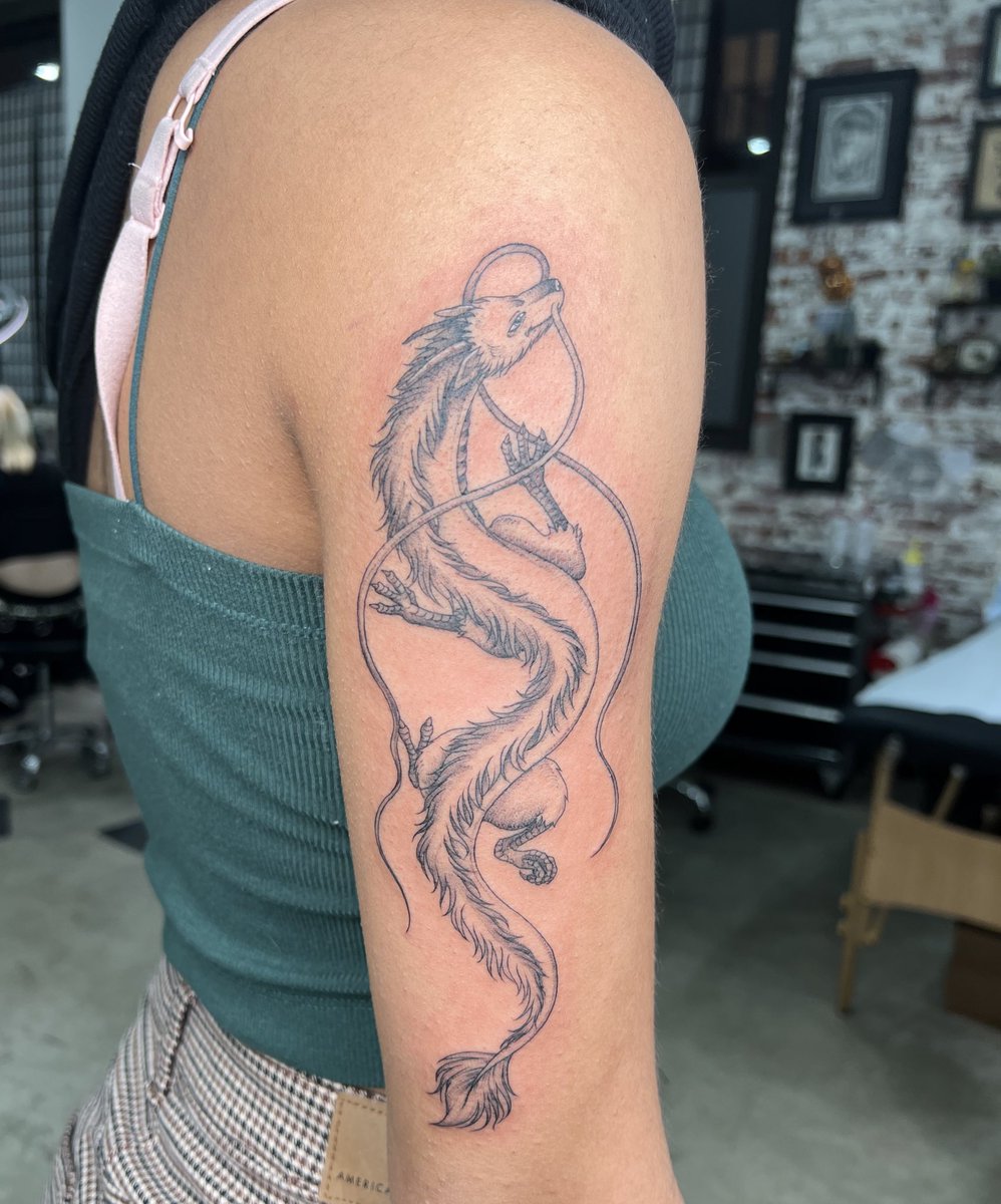 MyaGreen_'s tweet photo. got my dream tattoo today 🐉🤍✨ https://t.co/8TveQ7J9Ev