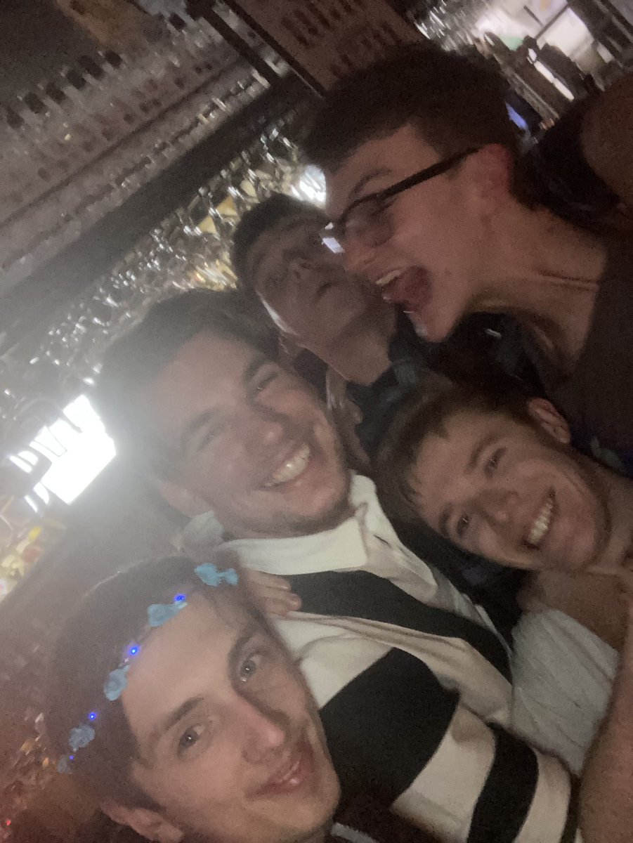 MitchellLeaman1's tweet photo. One of my best nights out https://t.co/A7078xTrjU