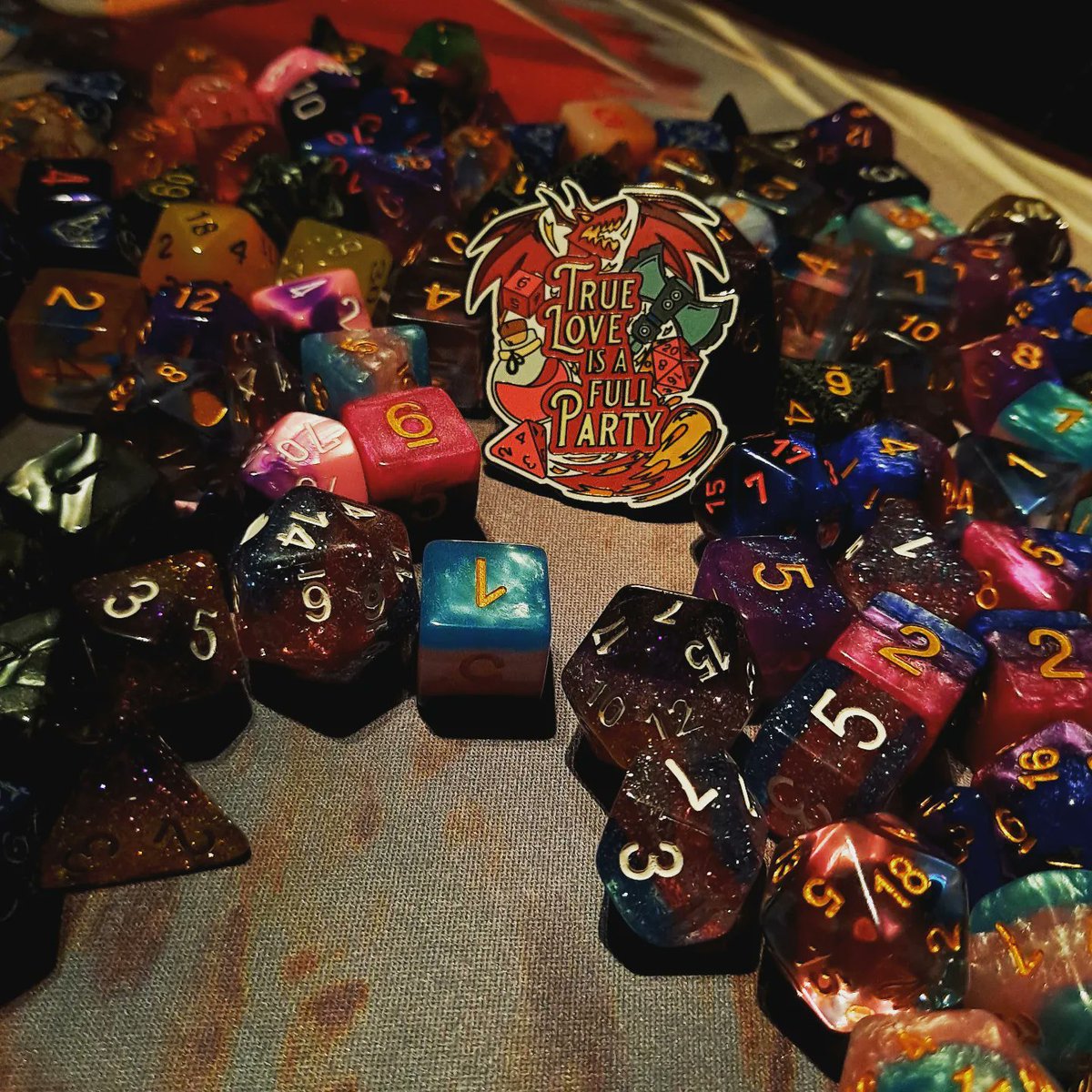 rivlkyrie's tweet photo. ❤ the new addition to my collection! #trueloveisafullparty #polyamfam #thegoodchad #dicehorde #ttrpg ❤ https://t.co/RMxEFnYGPC
