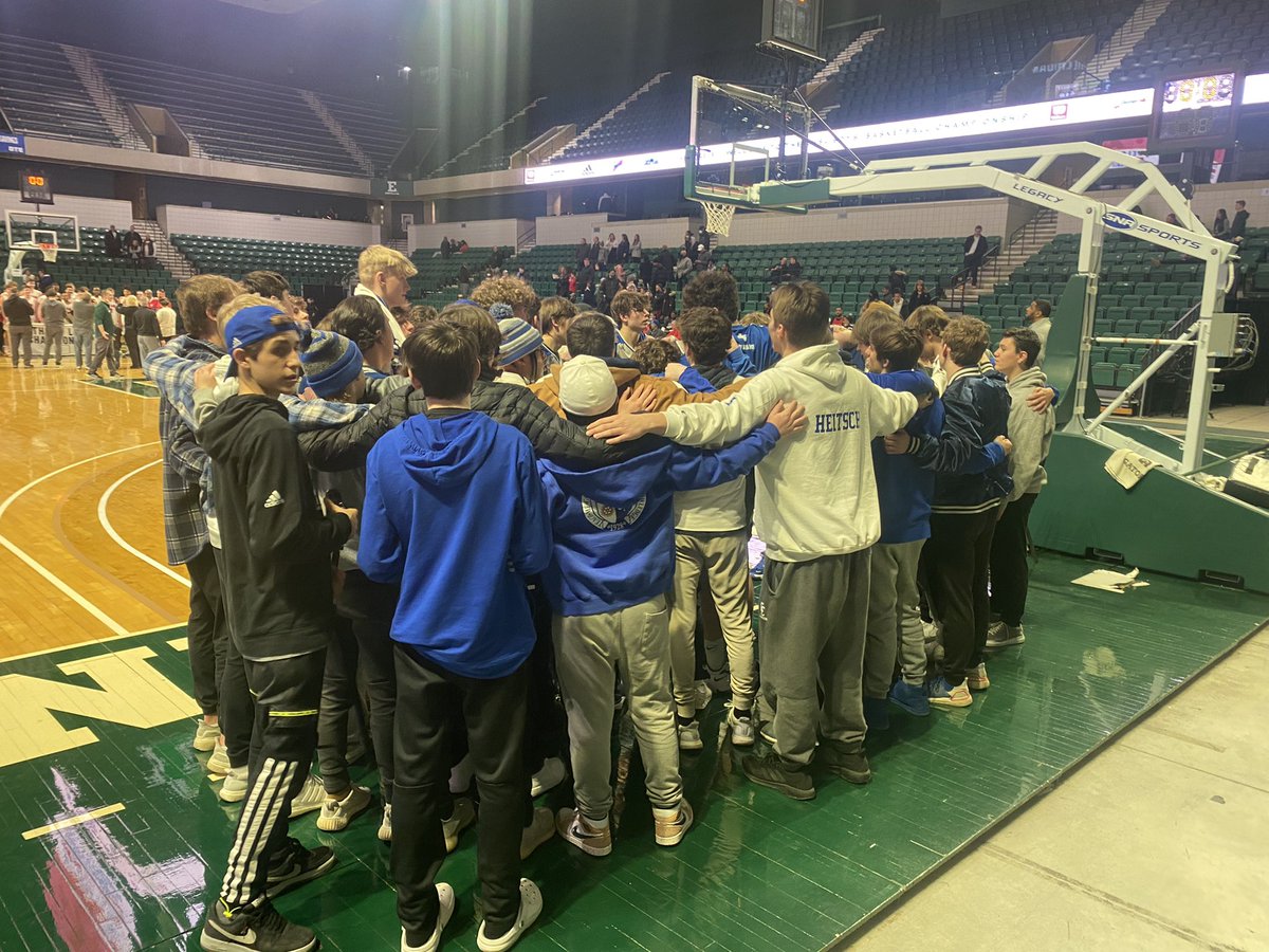 DETROITCCAD's tweet photo. Culture is EVERYTHING.  S/O to the TEAM on a hard fought game in the @chsl1926 Final.  Great venue at @EMUAthletics 

S/O to the @DCCStudentSec for making the trip!!  

#CCpride #MovementMinded https://t.co/ZNXObY6aKQ