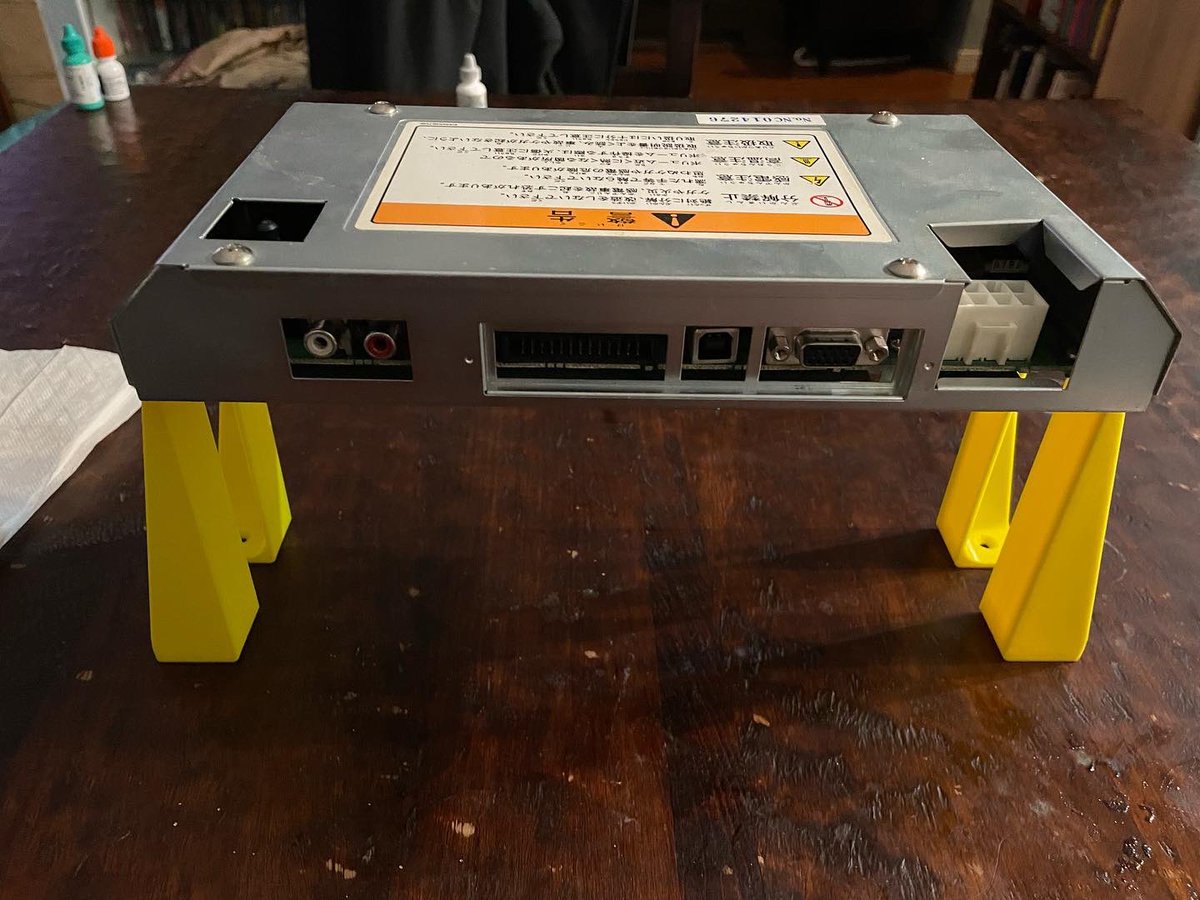 OutdateRef's tweet photo. Testing my new long legs for my #capcom #ioboard. I plan on rearranging my #sega #naomi &amp; overlap to save some space. :) #arcade #hardware #gaming Big thanks to @APIguy for the print. https://t.co/IVPoSJ1GZh
