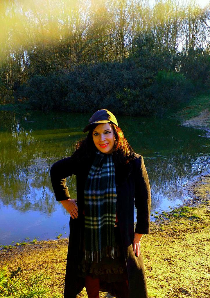 Bono66020372's tweet photo. Hello there, this is a #photograph of #me taken this #afternoon in front of the #Vinegar #pond on #MouseholdHealth & I got #chatting to a #Lady who was #walking her #Dog, this is an #ideallocation for #DogOwners & so #manypeople who live round here have #dogs. #TheKettsRebellion https://t.co/6dwhgBW0Os