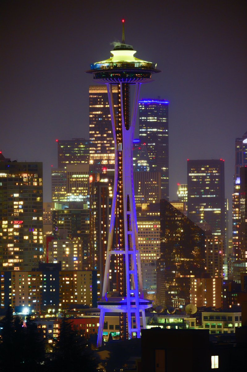 From Seattle tonight - the rain might obscure the picture, but not the message. We stand with Ukraine 🇺🇦 #ukraine #WeStandWithUkraine