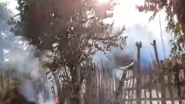 miN13700's tweet photo. Heavy fighting broke out between junta troops &amp; local PDF groups in SinTae village, Yaylalkyun area, Magway's #Yesagyo tsp from 1:30 pm to 6 pm on Feb 26, and junta troops SET FIRE to 4 civilians' houses in Sin Tae village
#WarCrimesOfJunta
#2022Feb27Coup
#WhatsHappeningInMyanmar https://t.co/yjrzR0pmAG