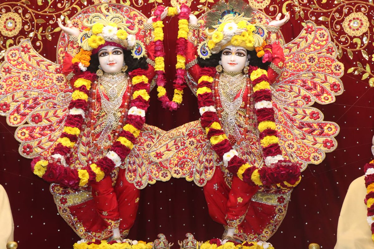 ISKCONahmd's tweet photo. ISKCON Ahmedabad Darshan 
27 Feb 2022
Happy Vijaya Ekadashi
#Dailydarshan #RadhaGovindDev #ISKCONAhmedabad #Ekadashi https://t.co/TquYySdAlp