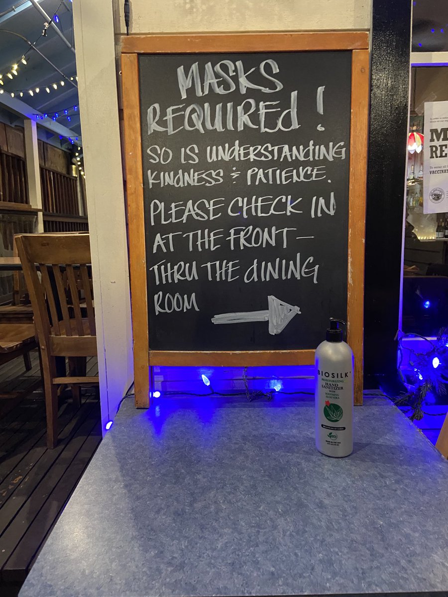 tessabmiller's tweet photo. Love this sign in Friday Harbor β€οΈ #kindnessrequired https://t.co/X8nU1fiYRM