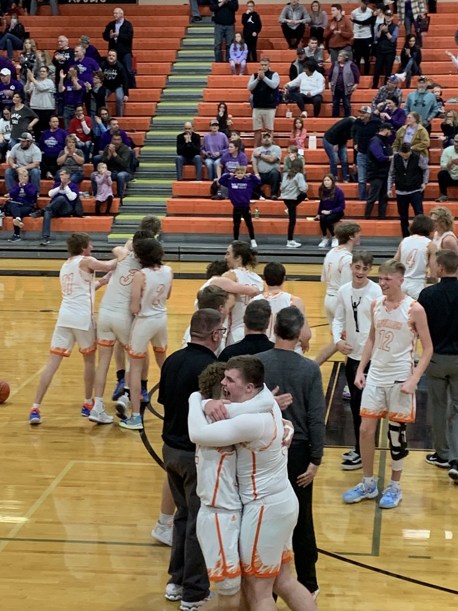 RusselGene's tweet photo. Nothing better than having a community come and PACK a gym 100+ miles from home to support our outstanding OG students! So proud of our students and community! #STATEBOUND @OGIndians https://t.co/0hY3Fn4558