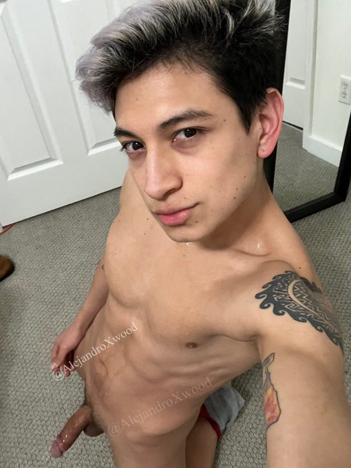Make me hard ?, make me cum ?. Like and rt if you wanna get fucked raw ??? // https://t.co/uWDh7G5IIm