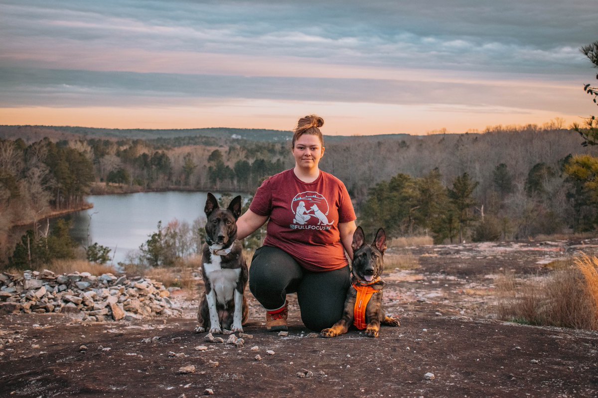 Another group photo with the pups looking beautiful and me looking goofy as heck 🤪

I need someone to show me how to pose with the dogs lol.

📸 <a href="/camberandmugen/">✨Justine✨</a>; she couldn’t tell me about my combover 🥲

#twitterdogcommunity