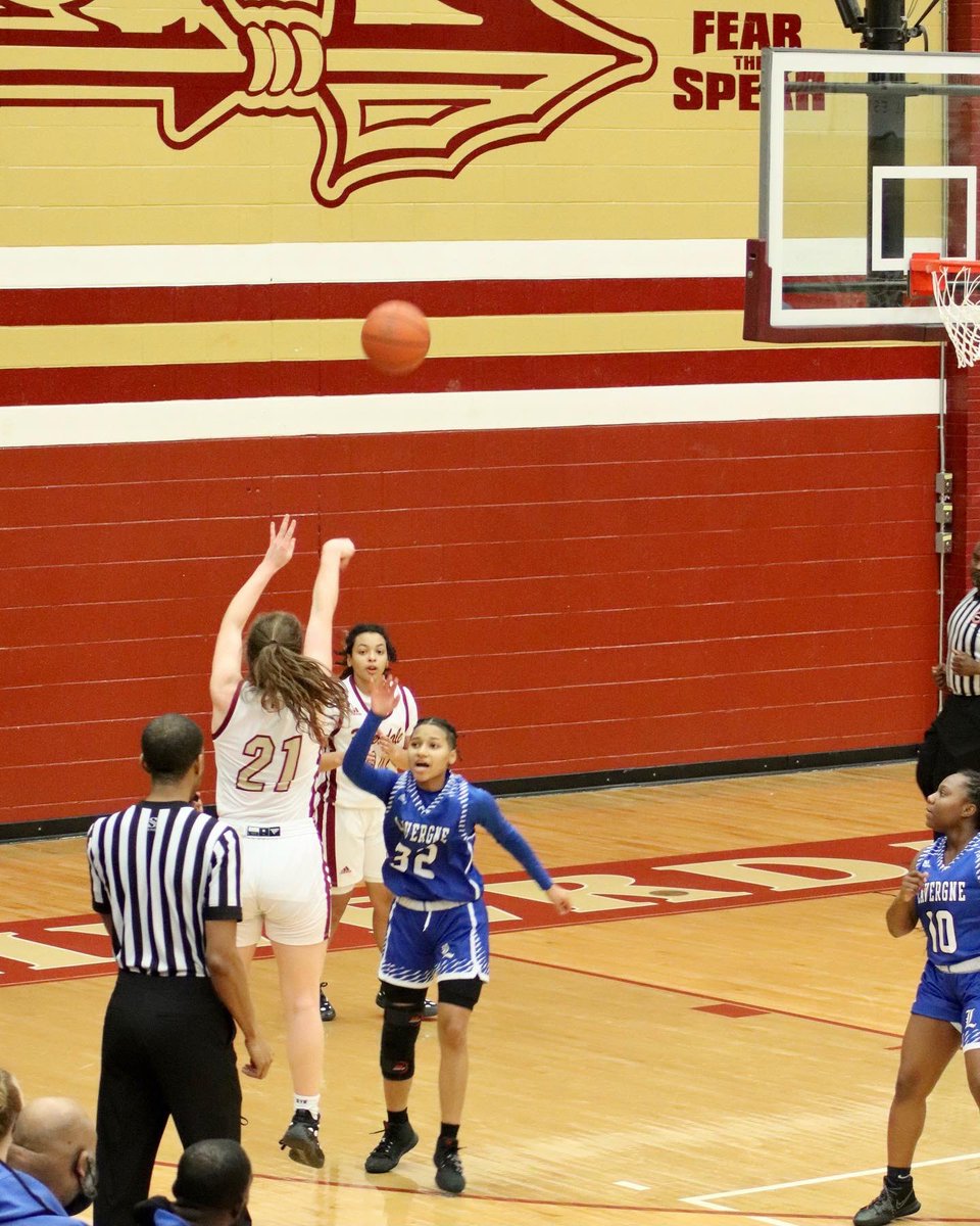 Thank you <a href="/RiverdaleLW/">Riverdale Lady Warriors Basketball</a> for the best senior year! Love you guys🤍🤍

Onto the next chapter @WbbCollege