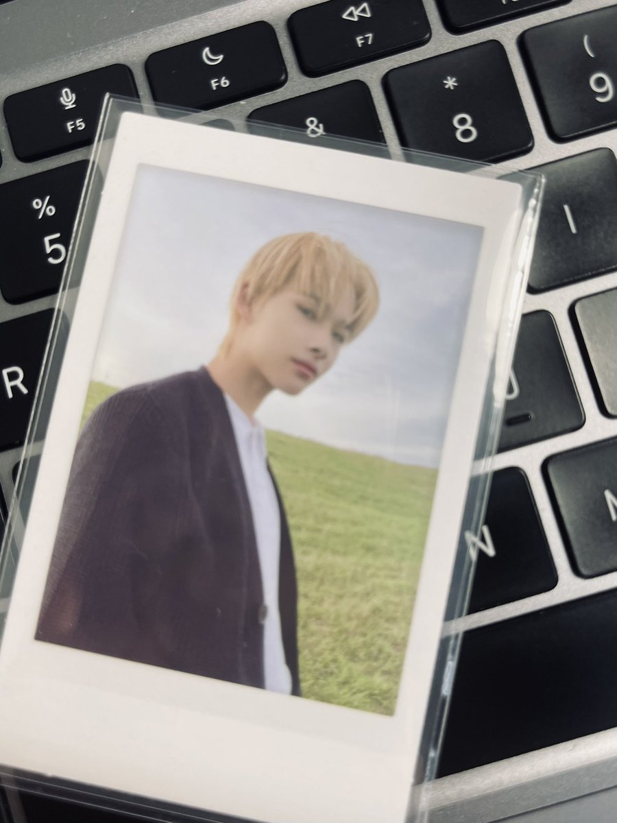 [ wts lfb enhypen ph only ]

▫️Ni-ki yet ver pola pc

▪️240php + 10php for pf

- onhand ready to ship
- mint condi 10/10
- album pull
- gcash, ggx
- will send condi thru dm
- dm/reply if interested

rfs: need funds

# wts lfb enhypen niki d:a yet ver pola pc photocard ph