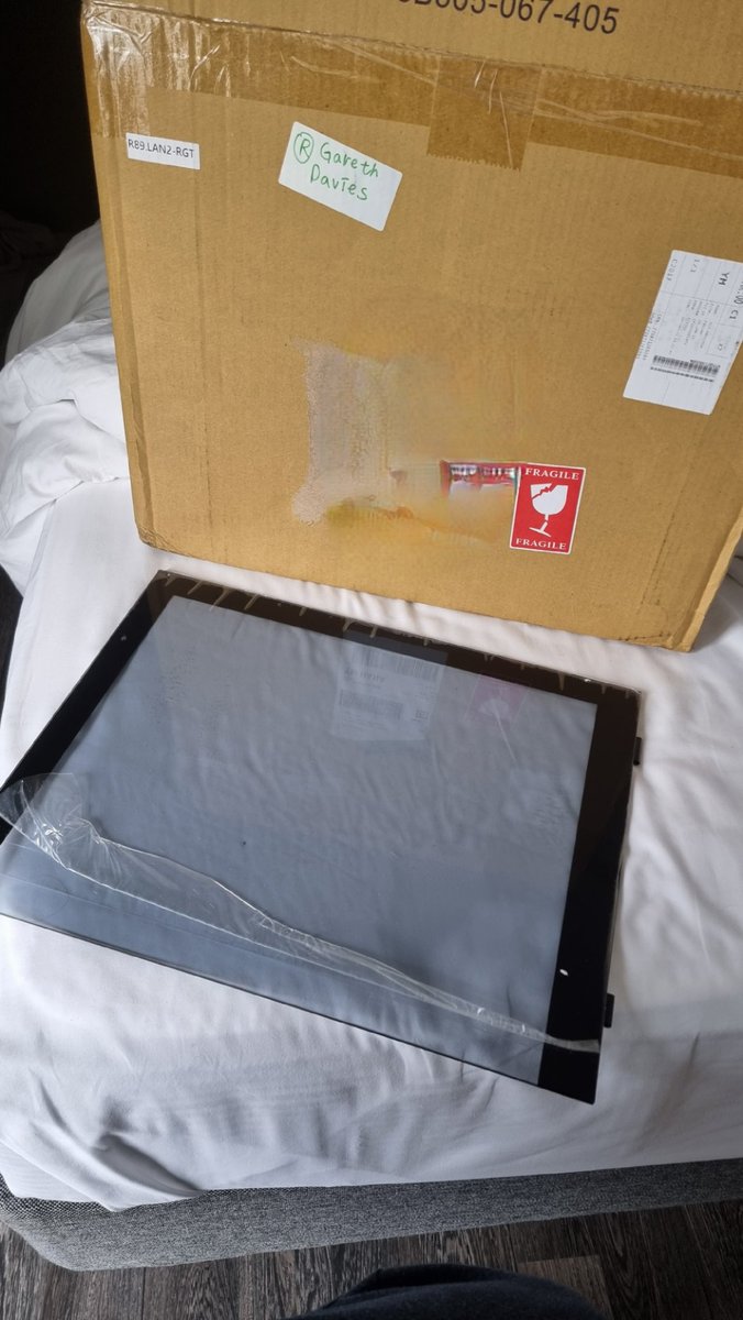 Amazing service by <a href="/GlobalLianli/">LIAN LI Global</a> who sent me a replacement PC case door for my LANCOOL II via FedEx for free when my case got damaged during an international move. #lianli #PCGaming