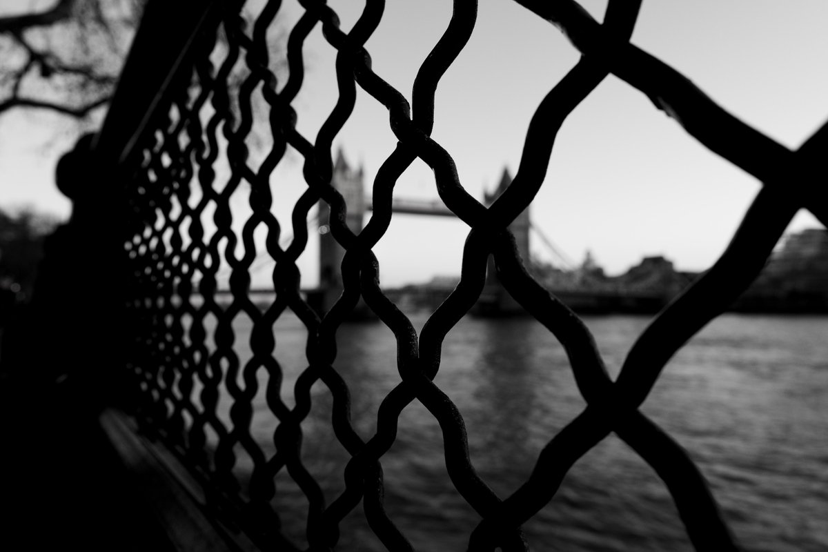 Leica_UK's tweet photo. Black-and-white street photographer, Gilbert Majekodunmi likes to tell "unscripted visual stories" with his Leica SL2-S. #LeicaSLSystem 

Lenses: Summicron-SL 90mm, Summicron-M 35mm https://t.co/Kk4GzqYoAB