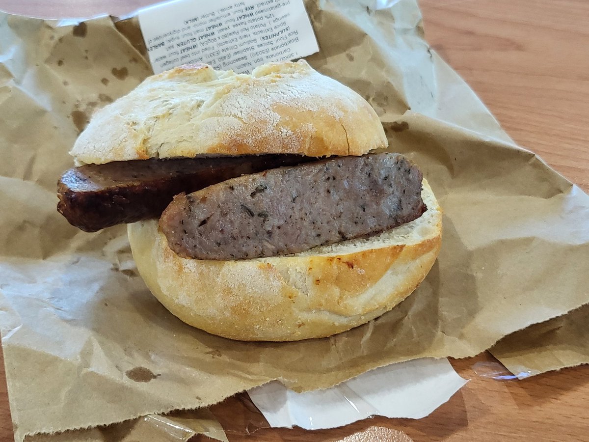 JMSCompLead's tweet photo. We are sailing.....
Even welcomed over the tanoy as passengers from BA flight!
All fed and watered with sausage or bacon rolls. 
#Jmsskitrip2022 #Almosthome #26hoursandcounting https://t.co/YXV7m27DMS