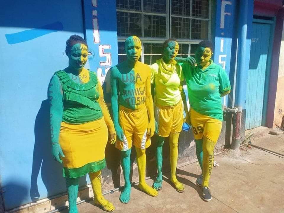 jelon_achura's tweet photo. Informed vs brainwashed youths from Central Kenya. https://t.co/NqGRI30hnE