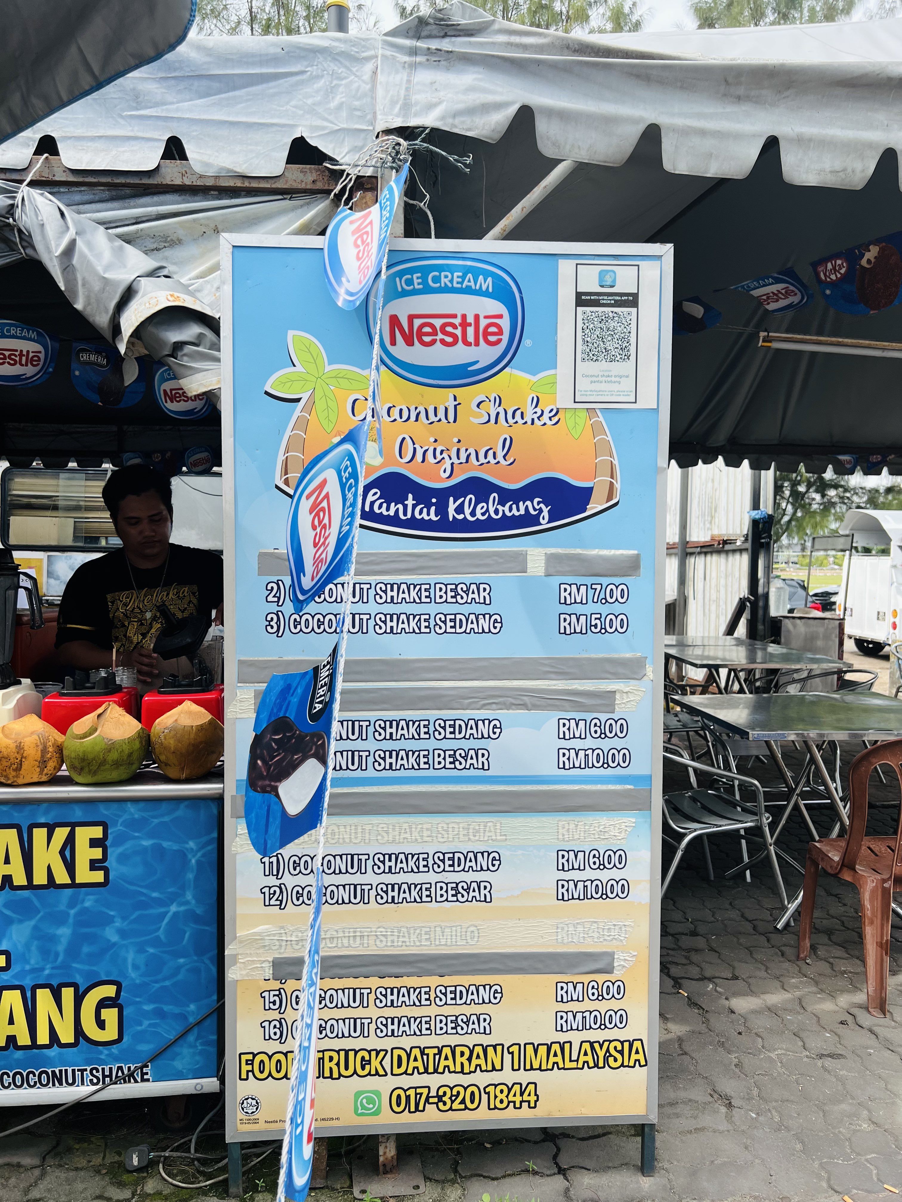 Coconut shake pantai klebang