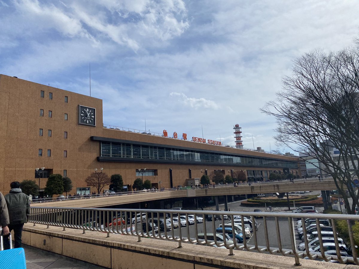 mnmrho's tweet photo. 西日本干されツアーだったけど、自分の自由が効くうちにどーーーしても行きたくて申し込んだ仙台公演。そしてまさかの当選😂
中止になっちゃったけどとりあえず観光してきた！
おなじく行き場を失ったお仲間がチラホラいた😂😂
またみんな元気で安全に遠征できる日がきますように☺️💚 https://t.co/hlapTULwCF
