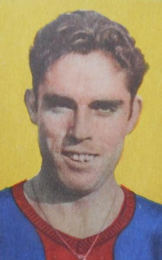 BarcaBandidos's tweet photo. [Barca Legends]

Mariano Martin, Striker asal Spanyol

Salah satu striker tajam yang pernah Barca miliki di-era 1940an dos.

Di Barca selama 9 musim namun di musim terakhirnya tdk memainkan pertandaingan sama sekali.

ia melahap 148 match dengan 129 gol!!

#FCBLegends #Bandidos https://t.co/Cwe48IEdyZ
