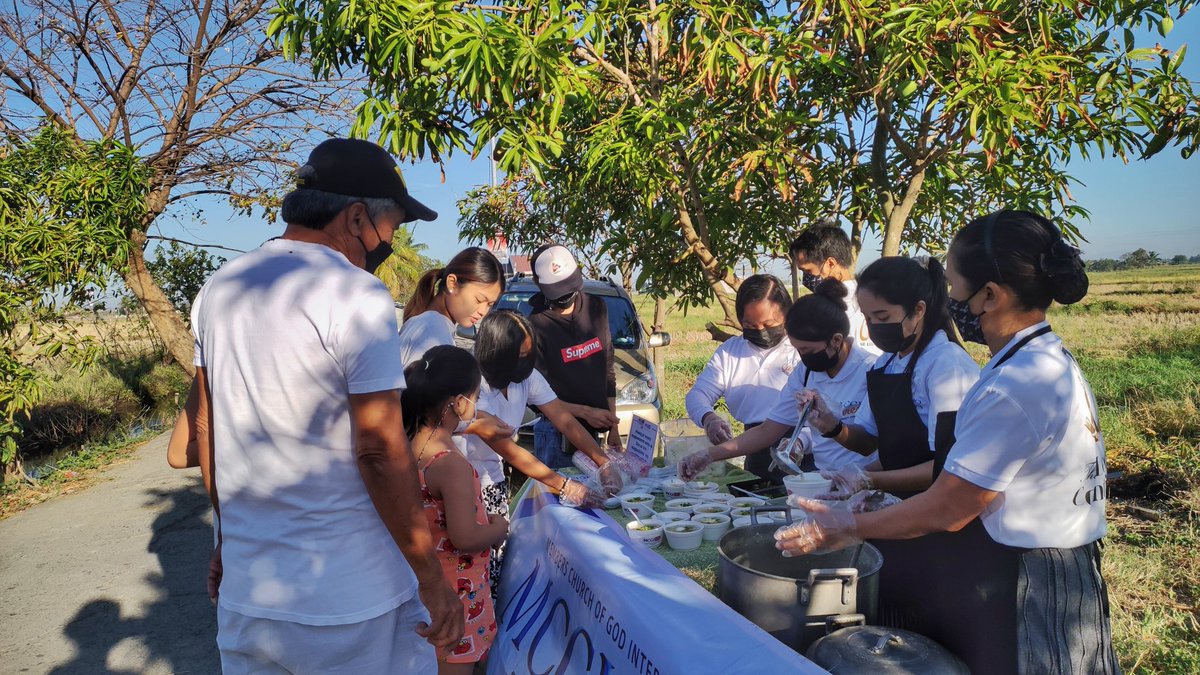 mrie_crl's tweet photo. MCGI CARES 🤍💙
Place : Purok 3 San Isidro Bambang Bulacan Bulacan
MENU (BREAKFAST) "Lugaw at Itlog "
Total Recipients : 150
Milyong Salamat po sa Dios. 🤍
#MCGICares #MCGIFeedingProgram https://t.co/qhi8g3nPdO