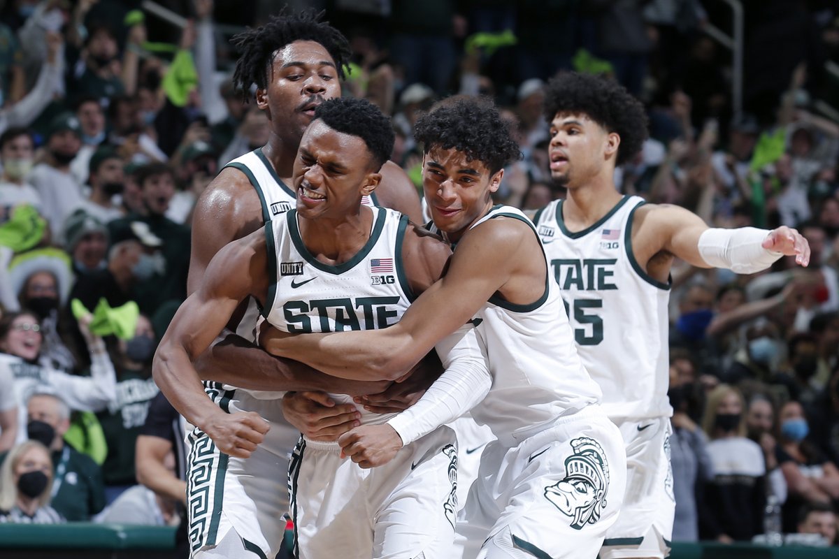 MarchMadnessMBB's tweet photo. This is the first time every top six team has lost on the same day 

💥 No. 1 Gonzaga L
💥 No. 2 Arizona L
💥 No. 3 Auburn L
💥 No. 4 Purdue L
💥 No. 5 Kansas L
💥 No. 6 Kentucky L

HISTORIC DAY IN COLLEGE BASKETBALL 🤯 https://t.co/rOmUKqOpZu