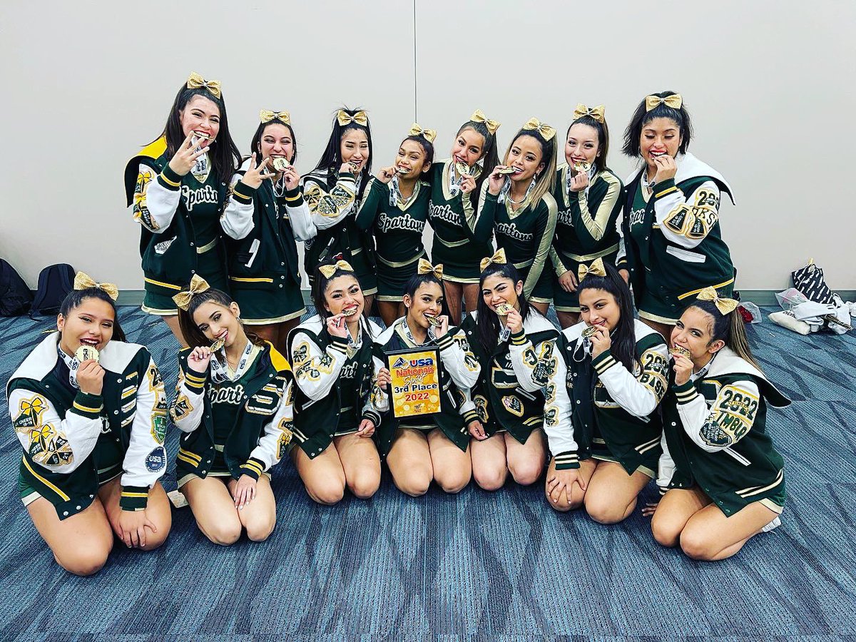 My team did it 3rd place I’ll take it I can coach lol 😆 so proud year 1 it’s only just begun 💚💪🏽