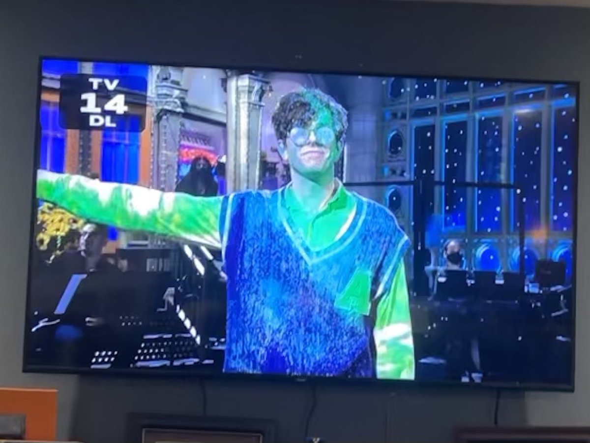 drewnotsogooden's tweet image. i cant believe john mulaney is the only man ever