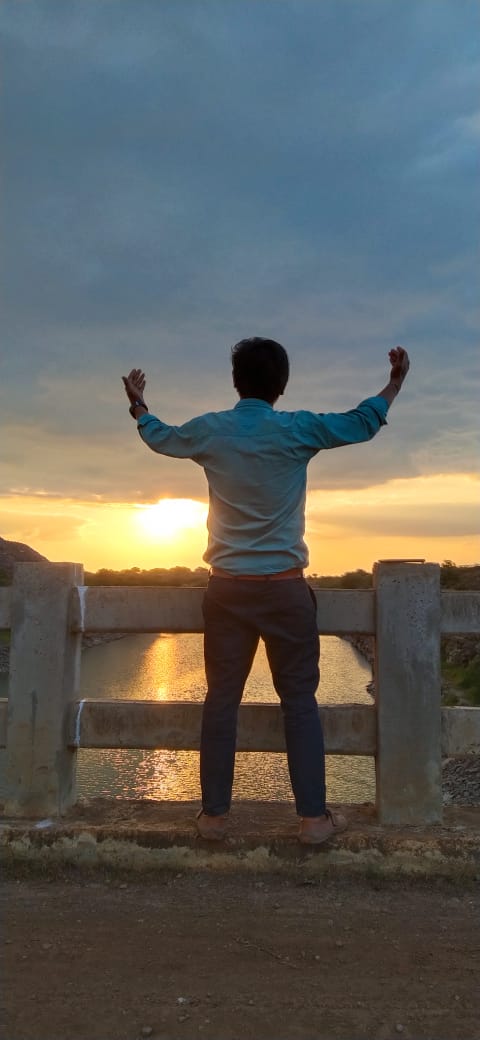 मुझे भी याद रखना.., जब भी लिखो ताऱीख ए वफ़ा...
हाँ मैंने भी लुटाया है.., मोहब्बत में सुकून अपना...!!!