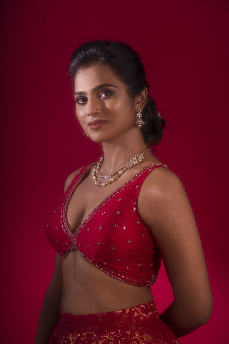 iamramyapandian's tweet photo. REGAL ♥️ https://t.co/qRydjPT3wY