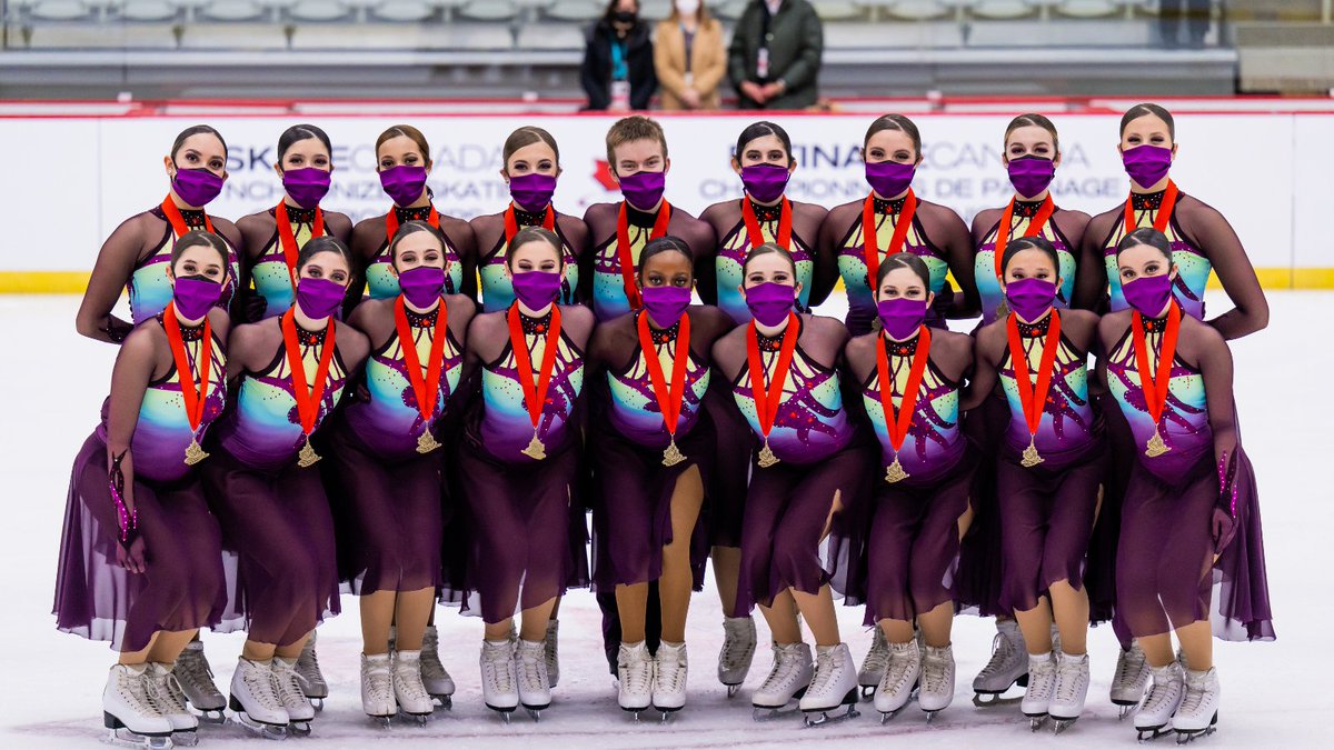 SkateCanada's tweet photo. Junior medallists / Médaillés juniors:
🥇 Les Suprêmes, 187.95
🥈 Nexxice, 184.70
🥉 Gold Ice, 161.77
📸 @DanielleEPhoto
#Synchro22 #CreatingHistory #CréerlHistoire https://t.co/vWzouPKrrX