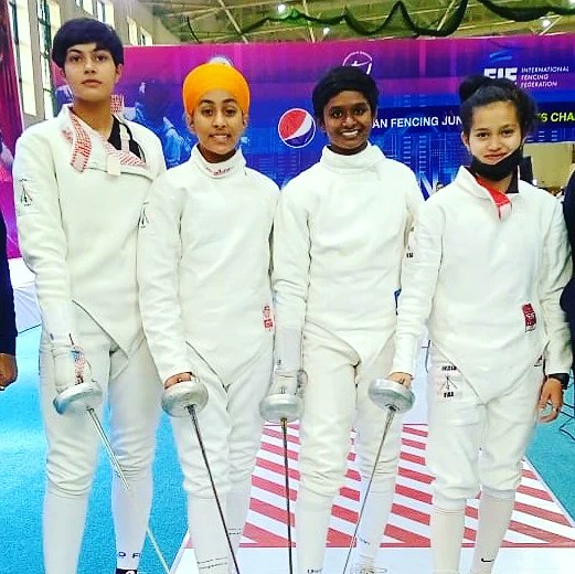 fencingindiafai's tweet photo. Words of encouragement for the girls before they face the host nation in the final🇮🇳
#asianchampionship 
#asianfencing 
#indianfencers 
#indianteam https://t.co/elvr4uPHCy