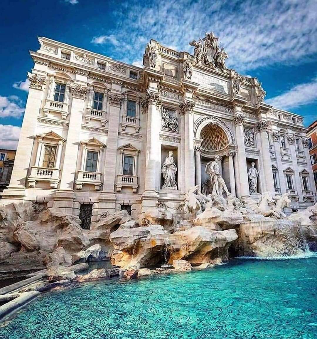 🇮🇹 Fontana di Trevi, Roma, Lazio
📷 <a href="/kyrenian/">cyp</a>

#fontanaditrevi #roma #rame #lazio #fontana #fountain #history #building #colors #sunset #tramonto #evening #turismo #magic #awesome #instagood #photooftheday #travel #travelplace #travelphoto #italy #italytrip #italyintheheart