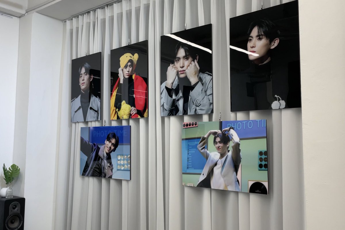 228_beat_on's tweet photo. 액자 통판 진행 중입니다. 

구매 원하시는 분들은 판매 테이블로 오셔서 말씀해주시면 됩니다! 

*A2 사이즈 아크릴 액자 일괄 30,000원 

배송지 등록 폼은 생카 종료 이후 오픈됩니다:) https://t.co/a0EMRgZTBW