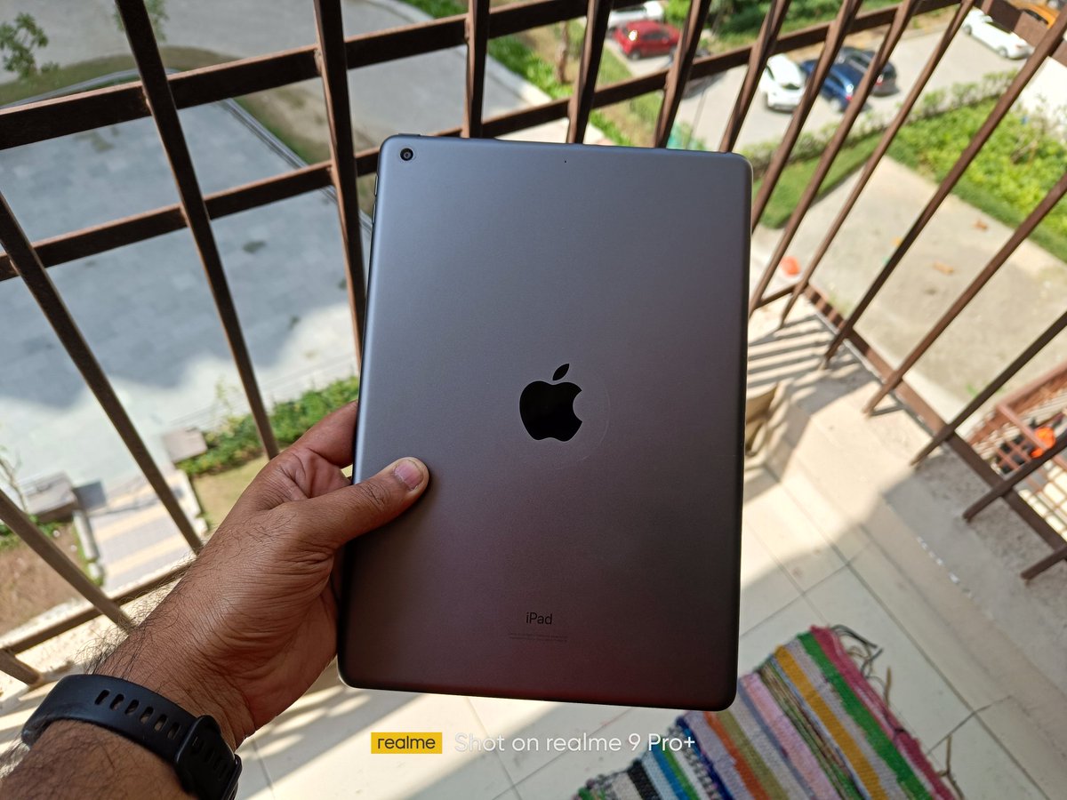 naman_nan's tweet photo. Selling my iPad 7th gen 128GB, zero scratch, very very good condition 👍

PS: not in warranty, bought it in feb 2020 from Amazon Dubai.

DM for price

Retweet for reach 🙏 https://t.co/vqMOgyGPU2