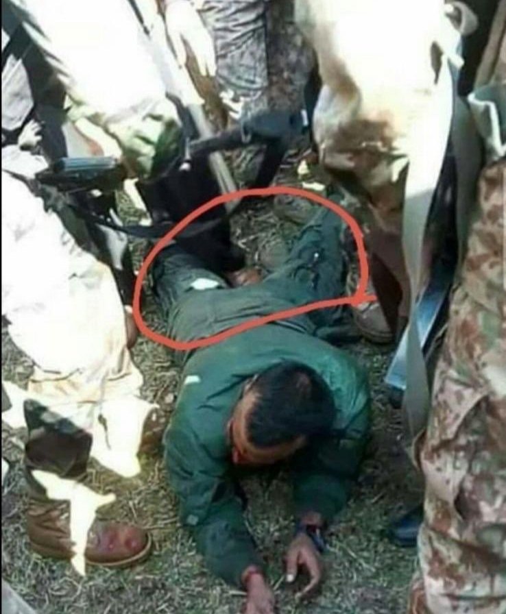 SaeedChoohan's tweet photo. The tea was fantastic 😂
Alhamdulillah, Pakistan has a professional army۔🇵🇰🇵🇰
#IndianAirForce 
#ISPR 
#SurpriseDay 
#27FebSurpriseDay 
#Abinandan 
#PAF https://t.co/xLMpuw9wIG