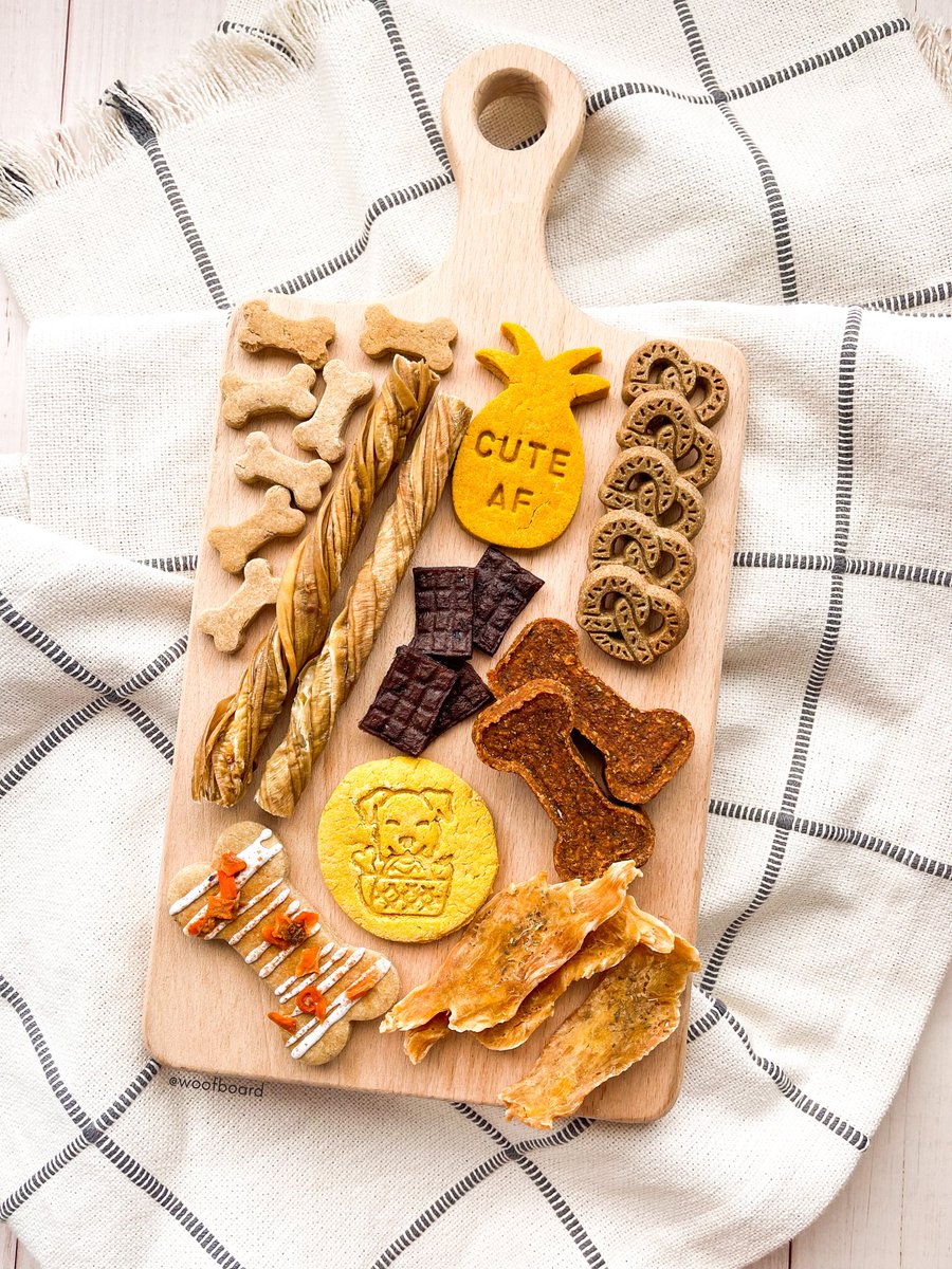 hi, twitter! millennial dog mom here running a small biz spoiling one pup at a time 🐾 i make fun charcuterie boards for dogs (aka #barkuterie) using healthy treats from fellow small businesses! so happy to be here! 🤗 #twitterdogcommunity #dogsoftwitter