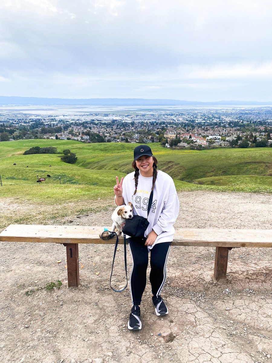 hi! ✌🏻 my name is lynna &amp; this is my pup, puck!

i’m a korean-american bay area native who is obsessed with #BIGBANG (who else can’t wait for their comeback) &amp; a foodie!

puck is a 3 yr old jack russell terrier mix who loves a good beach day!

#twitterdogcommunity
