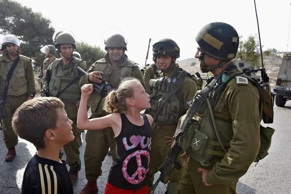 MilindDhumale's tweet photo. 12-year-old Ahed Tamimi tries to punch an Israeli soldier during a protest in Nabi Saleh. (November 2, 2012)
her video is rapidly shared as Ukraine war footage.
या गोष्टी जरा काळजी घेण्याच्या आहेत.तुम्ही काय शेअर करता? कुठून करता? तुम्हाला त्याब���्दल खात्री आहे का?१/१ https://t.co/4SgYpxocwN
