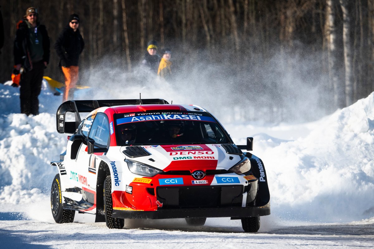 PedroFerminF1's tweet photo. Antes del SS17, la clasificación general⏱️del #RallySweden 🇸🇪❄️ es:
1. Rovanperä 1:51:29.7
2. Neuville +23.9
3. Lappi +28.8
4. Katsuta +1:51.5
5. Greensmith +2:59.7
6. Solberg +5:22.2
#BeSafeTakeCare #WRC #pitlanetv #ObsesionWRC https://t.co/T2Qi3RM66l