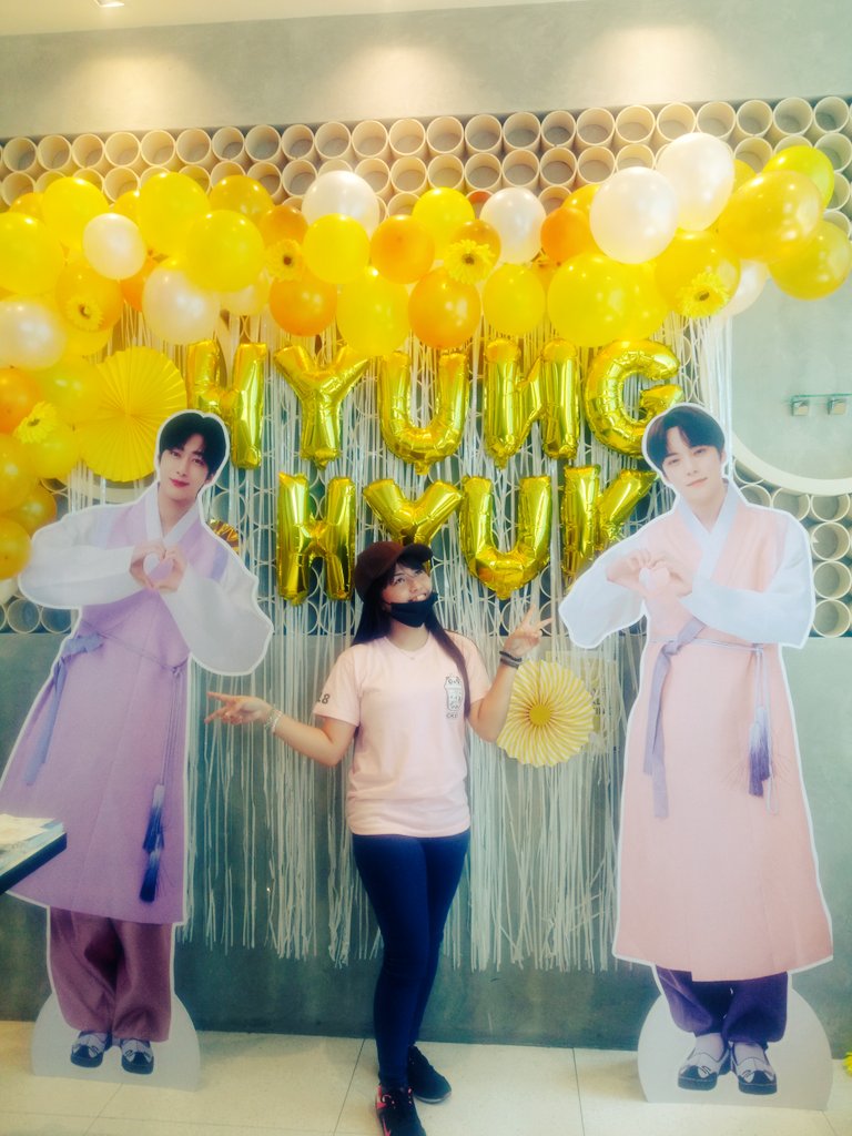 ah~~~😍😍😍💛💛💛

#LifeInWarmYellow
#형원 #민혁
<a href="/OfficialMonstaX/">몬스타엑스_MONSTA X</a>