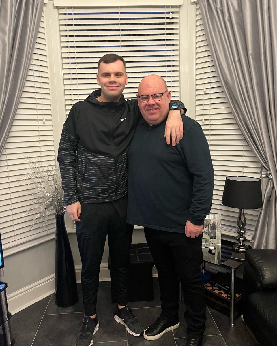 Jay_Short_'s tweet photo. Cup final day with my best mate @KevRegenda up the reds❤️ https://t.co/pRIcVpekAN