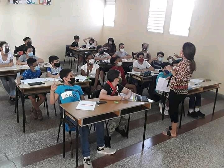 jclaudio97's tweet photo. Primer encuentro del club "Matemática y Creatividad: Neuroactivos" con estudiantes de 4to a 9no grado de varias instituciones educativas de la capital. La sede fue en la Facultad de Educación Infantil de la Universidad de Ciencias Pedagógicas "Enrique José Varona". 
Excelente!!! https://t.co/jwziFV9TL4
