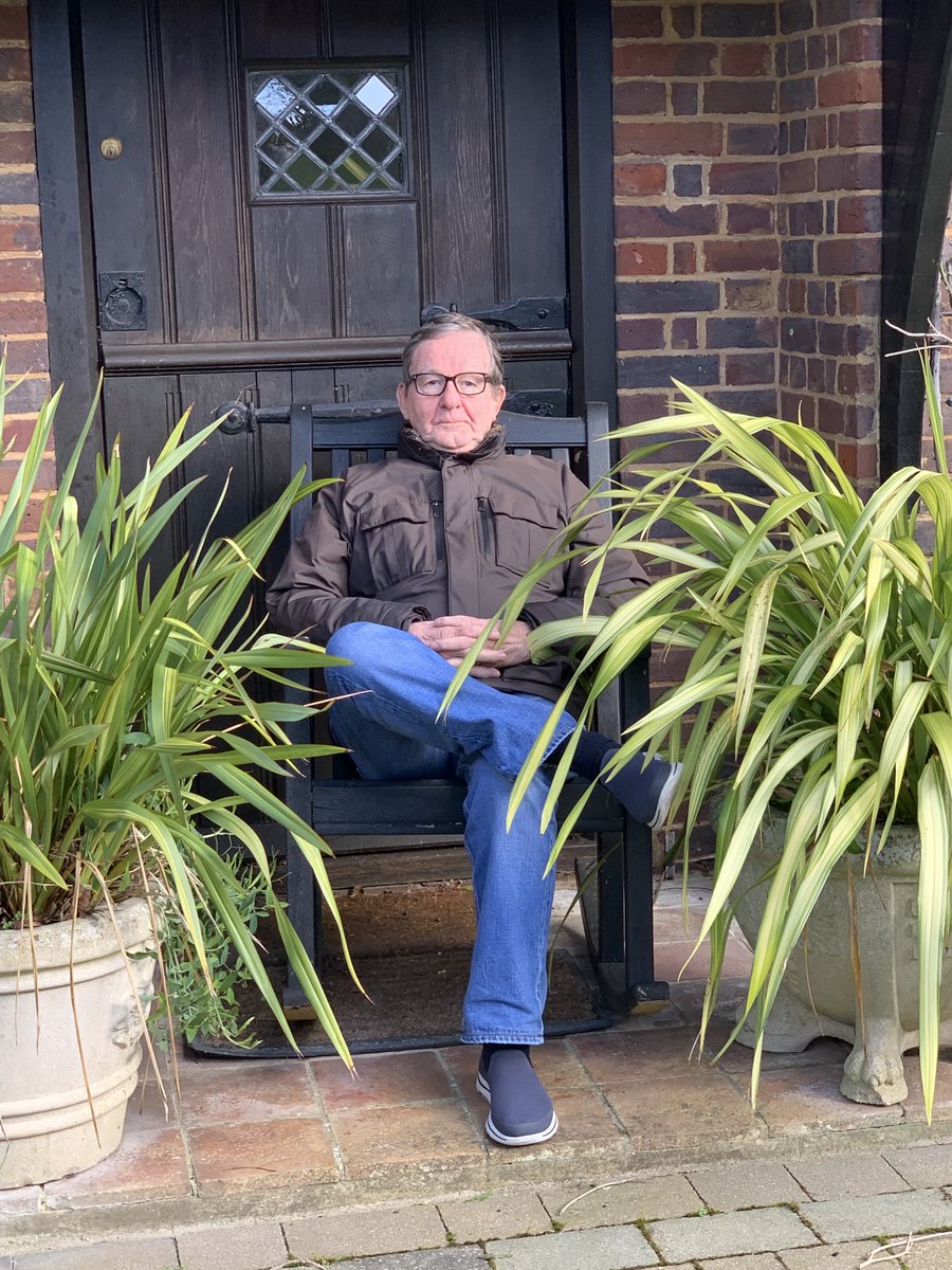 RobbieVincent's tweet photo. Sunday morning! Chilly but beautiful start to the day. Join me #RobbieVincent at 1pm on @jazzfm in my #MusicGarden. Full of #EssentialRhythms #Jazz #Funk #Soul #RhythmCake some from the #Freshside some from the #Matureside. #RobbieVincentShow #JazzFM #IfitMovesFunkit https://t.co/MF9sQ0xgXy