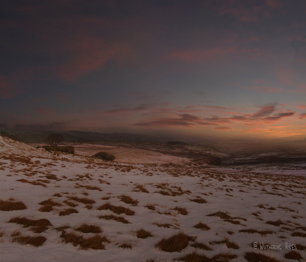 WutheringHikes's tweet photo. Sneaking around at dawn like the sun just before sunrise. https://t.co/XTTs4lsry8