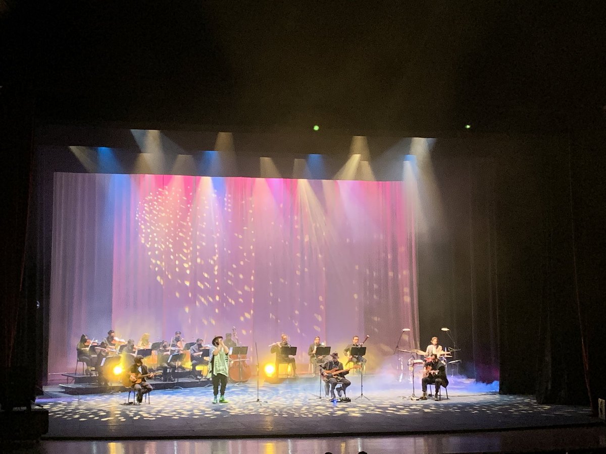 En la primera edición de los #PremiosMinerva de <a href="/JaliscoRadio/">Jalisco Radio</a> &amp; <a href="/CulturaJalisco/">Cultura Jalisco</a> en <a href="/TeatroDegollado/">Teatro Degollado</a> fue maravilloso ver en vivo a Hot Club Guadalajara <a href="/Chesdanamusic/">Chesdana</a> y <a href="/PorterOficial/">Porter</a> con ensamble de la <a href="/FilarmonicaJal/">@FilarmonicadeJalisco</a> 👏🏾