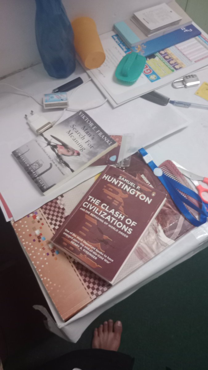 TauqeerBekwi's tweet photo. I hope and believe that someday in retrospection, the days of solitude, loneliness and overthinking will steer me toward a serene, beautiful and destined world-InshaAllah!😔
#Feeling_Low
#Hostel #CampusDiary
#February #Uop #Peshawar
#alone #ISPR https://t.co/anaweaCDf4