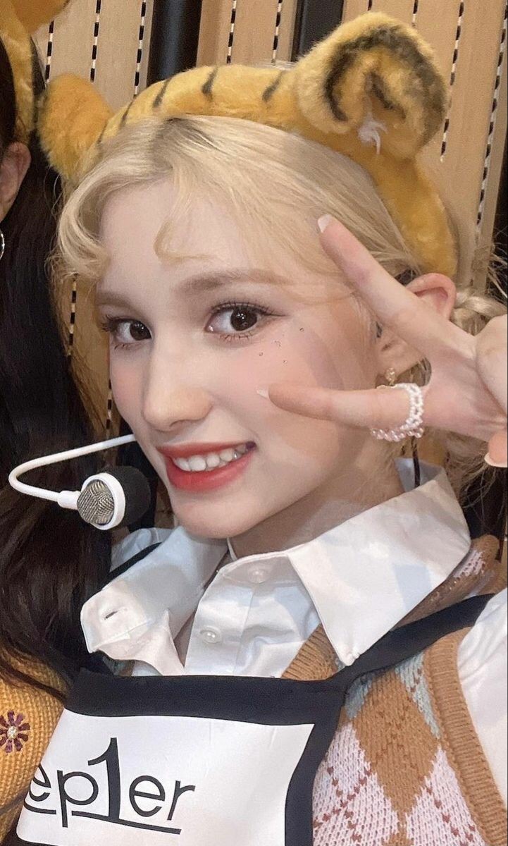 avyshie's tweet photo. im fucking persistent i will never shut up abt how talented, pretty, and kind she is till u block me first https://t.co/3nRl4QuIRA
