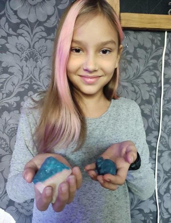 _purapure_'s tweet photo. #UCCISA #Polina DAI SOLDATI RUSSI INSIEME AI GENITORI. SORELLINA IN TERAPIA INTENSIVA, FRATELLINO RICOVERATO. POLINA AVEVA 9 ANNI, 4 CLASSE DI SCUOLA ELEMENTARE NR 24 IN #KIEV #Ucraina #Guerra #guerraucraina #bambini #Putler https://t.co/YOV8ZOsRxF