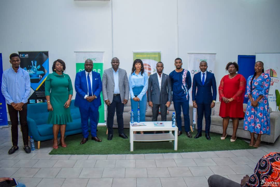 Fabbesana01's tweet photo. Vendredi 25 Février 2022,
La République Démocratique du Congo et la République du Congo ont cogité sur « La Réglementation du Numérique face aux enjeux économiques ». 

Ce fût un honneur d’officier cette rencontre de deux rives. https://t.co/K2Odpmx2Lg