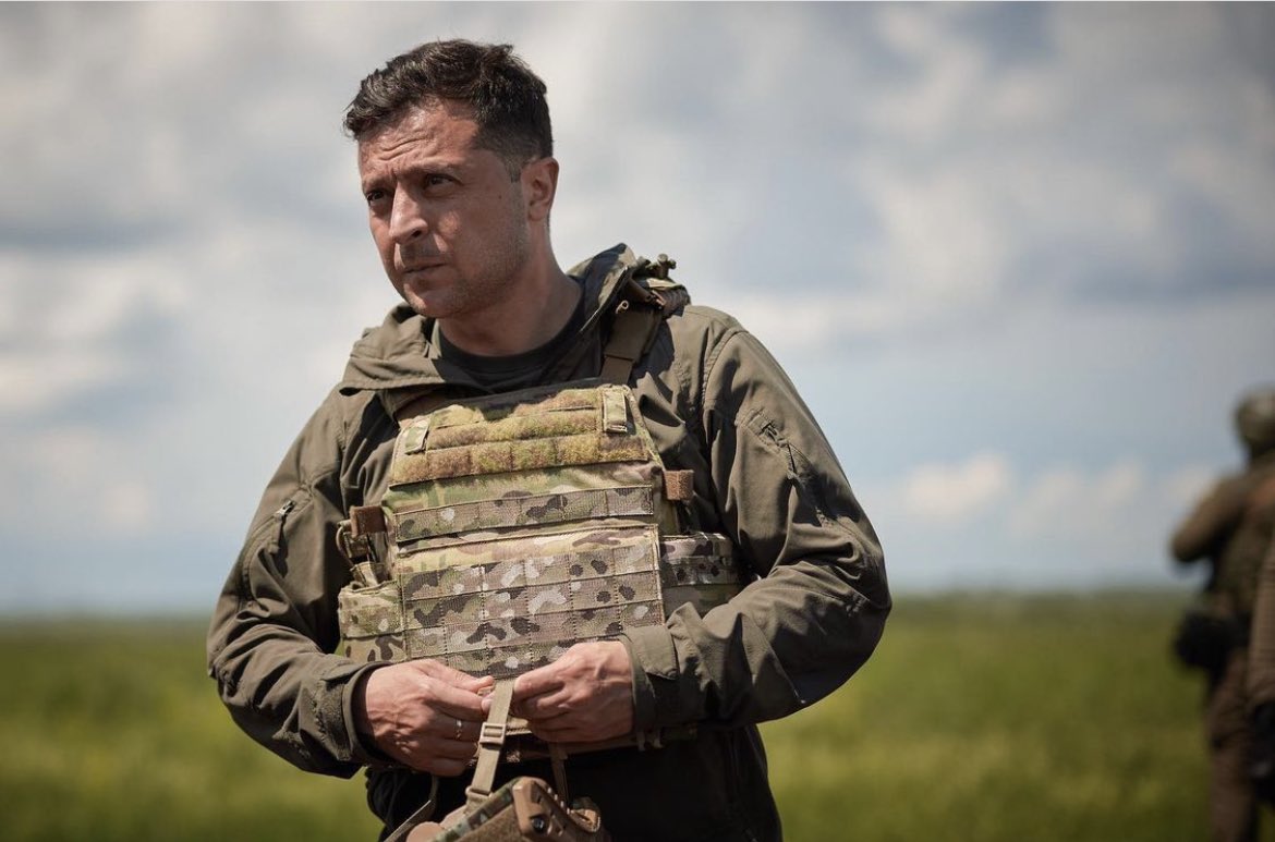 jezero2002's tweet photo. A true leader is in the battlefield.🇺🇦🥺❤️

#Ukraine #UkraineRussiaConflict #UkraineRussiaWar #UkraineRussia https://t.co/wICAMgal94